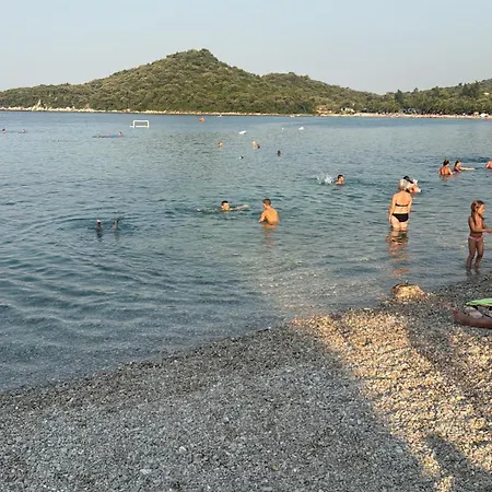 Dom wakacyjny Vidovic -lara Trpanj