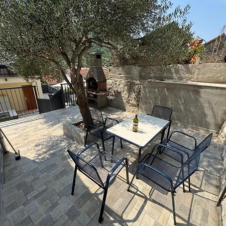 別荘 Vidovic -lara トゥルパニ